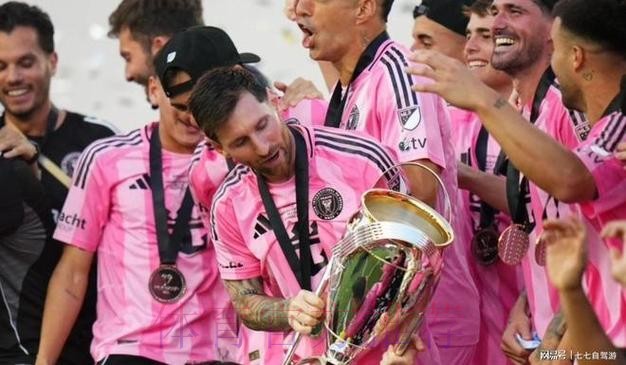 47冠!梅西首夺美职联总冠军,历史第一人刷新纪录,领先C罗11冠 47冠!梅西首夺美职联总冠军,历史第一人刷新纪录,领先C罗11冠